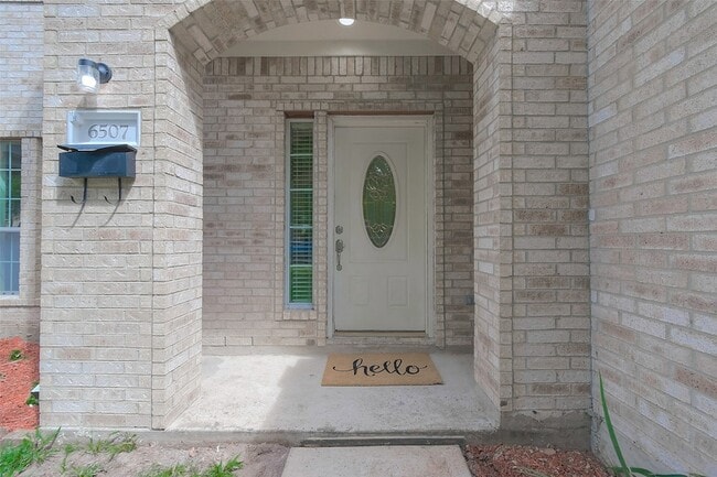 Building Photo - 6507 Sidney St