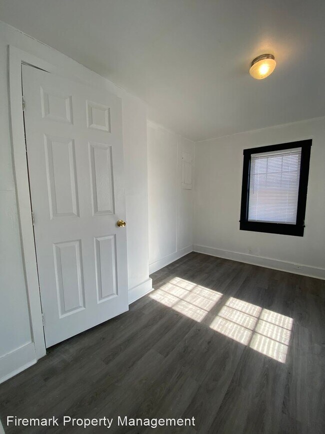 Building Photo - 2 br, 1 bath House - 409 E. 17th Street