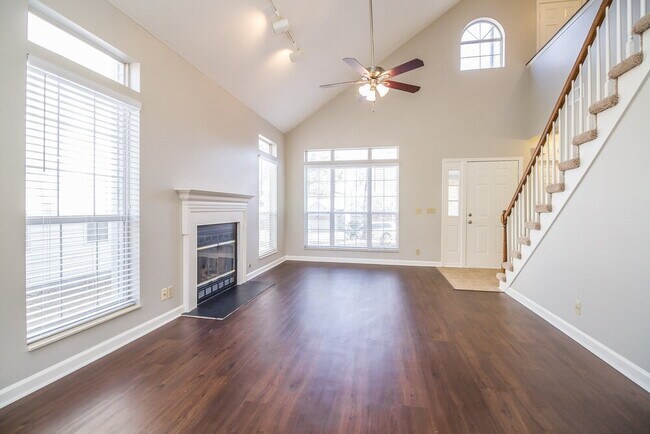 Foto del edificio - 3512 Dove Creek Rd