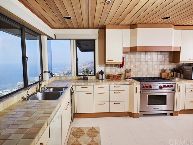 Building Photo - 98 Vista Del Sol