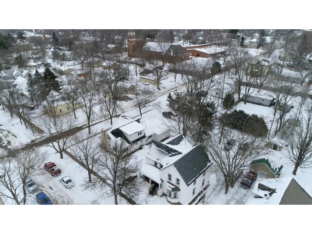1208 8th St E, Menomonie, WI 54751 House for Rent in Menomonie, WI