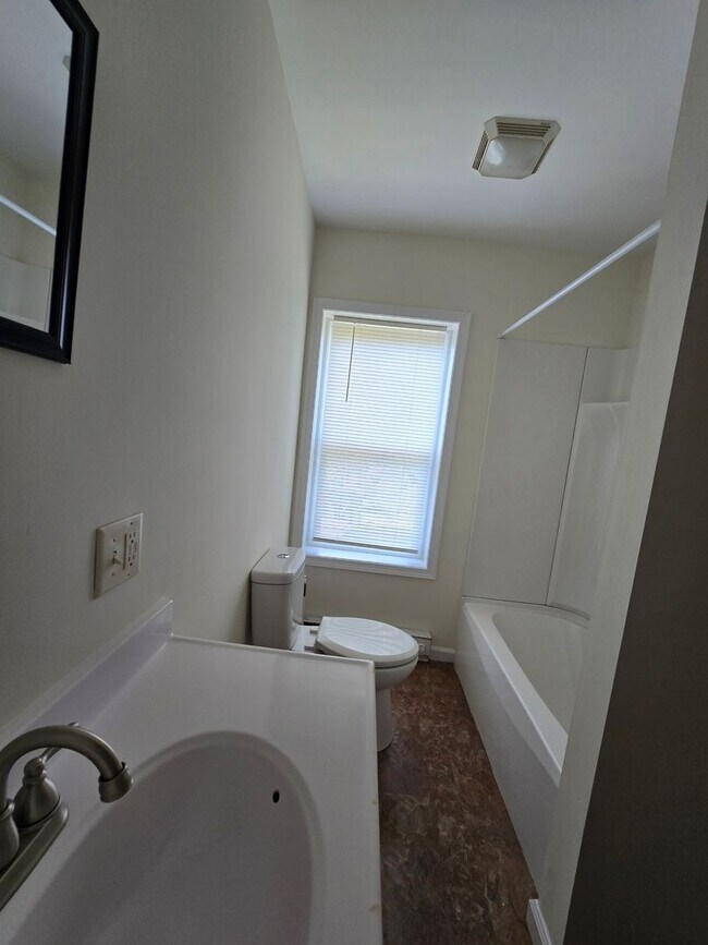 Building Photo - Orwigsburg 2 Bedroom House!