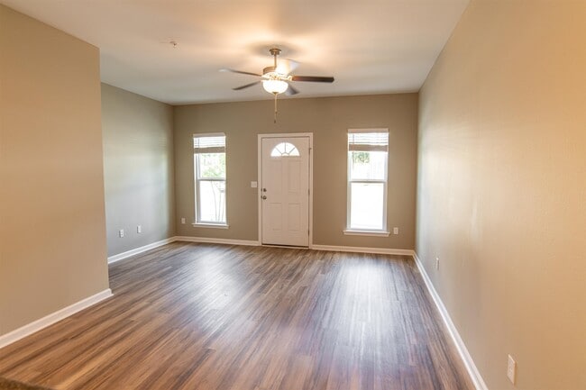 Building Photo - 2194 Del Carmel Way