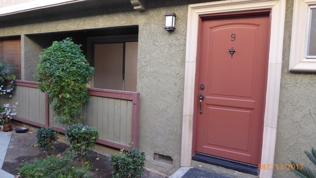 Building Photo - 20214 Cohasset St