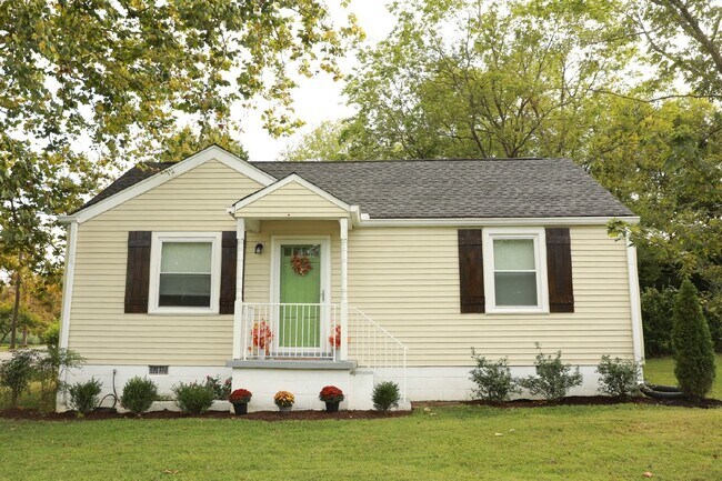 Foto del edificio - Fantastic, renovated 3BR/2BA Cottage in Ma...