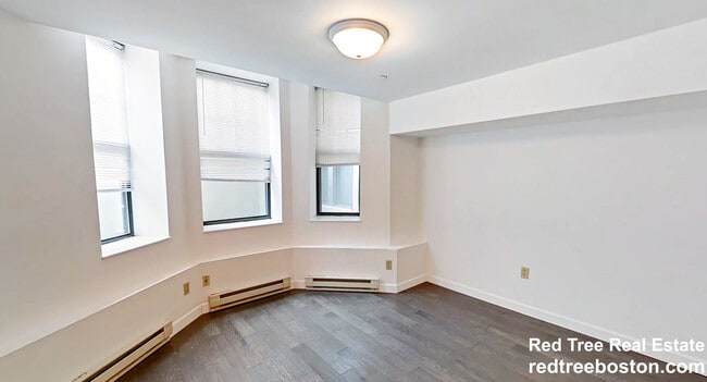 Building Photo - 109 Queensberry St