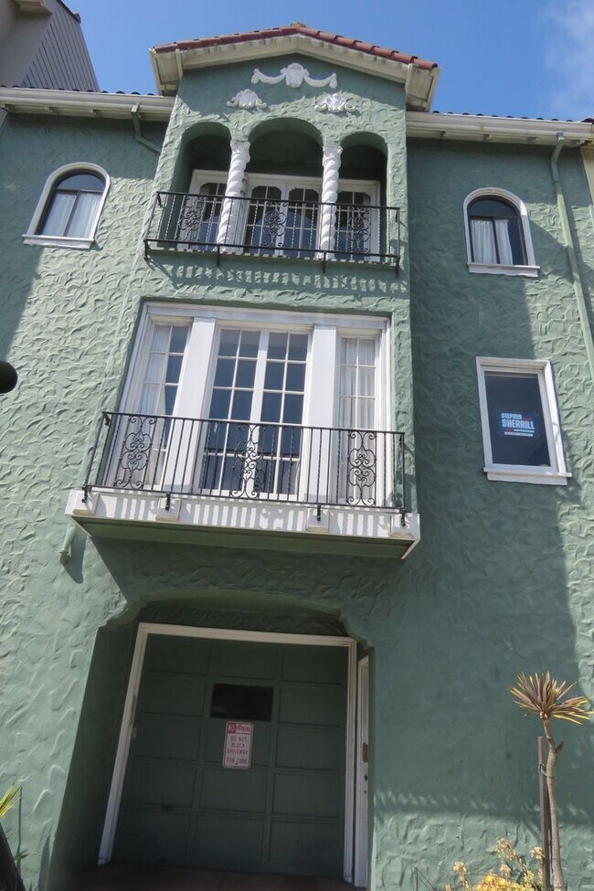 Building Photo - 478-480-480 Euclid Ave