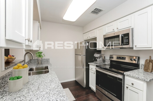 Building Photo - 1407 Sunridge Rd