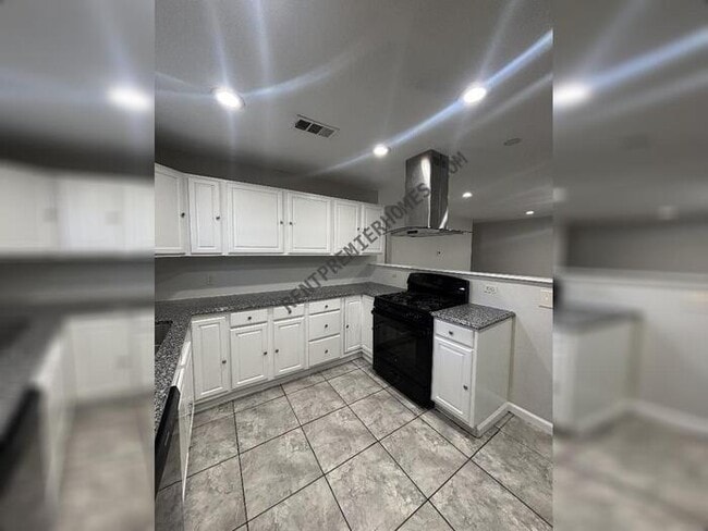 Building Photo - 3708 Tudor Dr