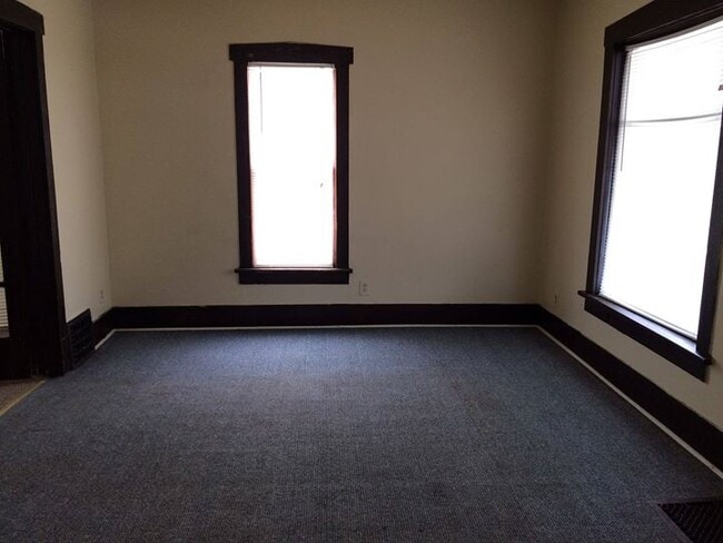 Building Photo - 1134 Williston Ave