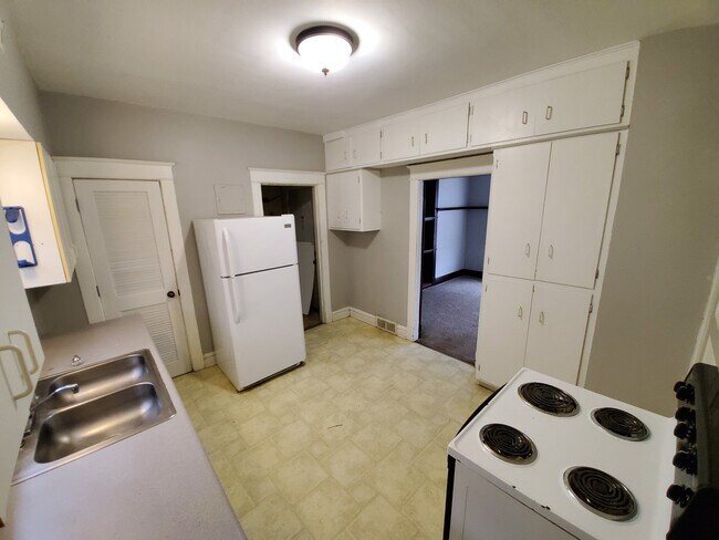 Foto del edificio - AVAILABLE JUNE - Great 3 Bed 1.5 Bath Near Portland Square