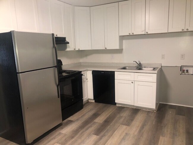 Foto del edificio - Three Bedroom Ranch Home in Yorkmount! COMING SOON!