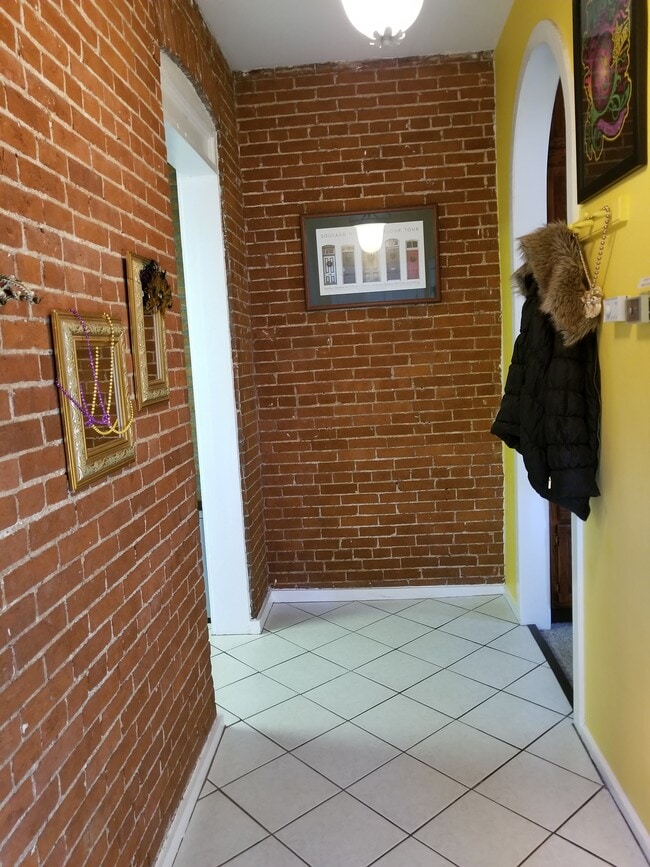 Entry way - 1916 S 10th St