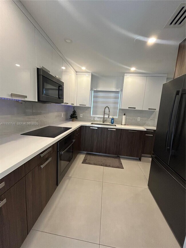 Foto del edificio - 7180 SW 11th St