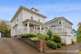 Building Photo - 3216 NE Rodney Ave