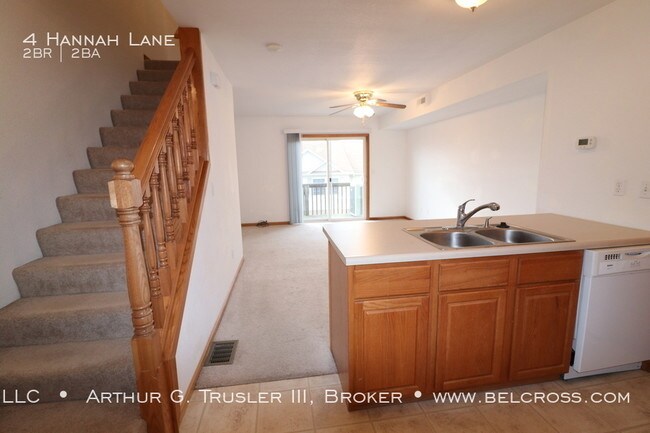 Foto del edificio - 4 Hanna Ln