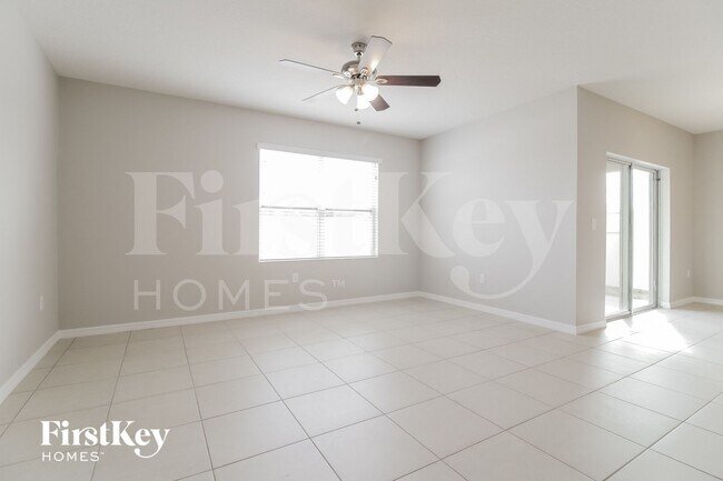 Foto del edificio - 325 Aberdeen Dr