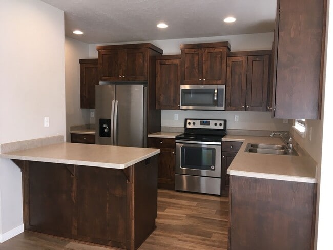 Building Photo - Modern 3-Bedroom home– Perfect for Your Ne...