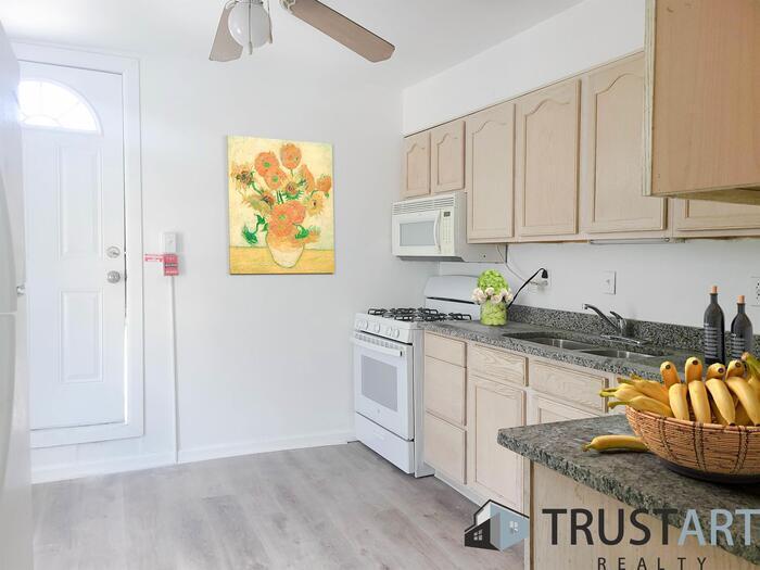 Primary Photo - 4 bedroom apartment in Manayunk