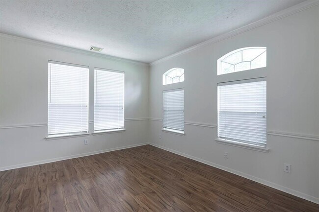 Foto del edificio - 2439 Shelby Park Dr