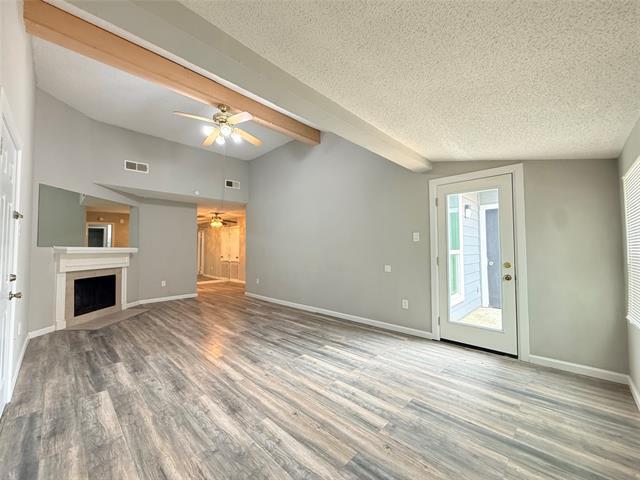 Foto del edificio - 9696 Walnut St