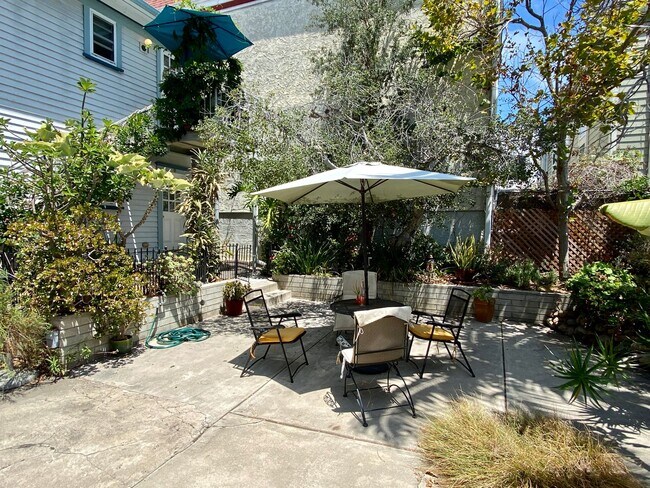 Foto del edificio - 1929-1929 Fourth Ave