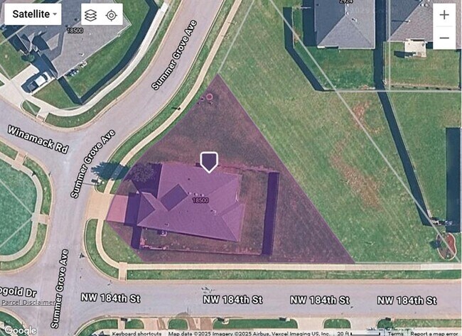 Foto del edificio - 18500 Summer Grove Ave