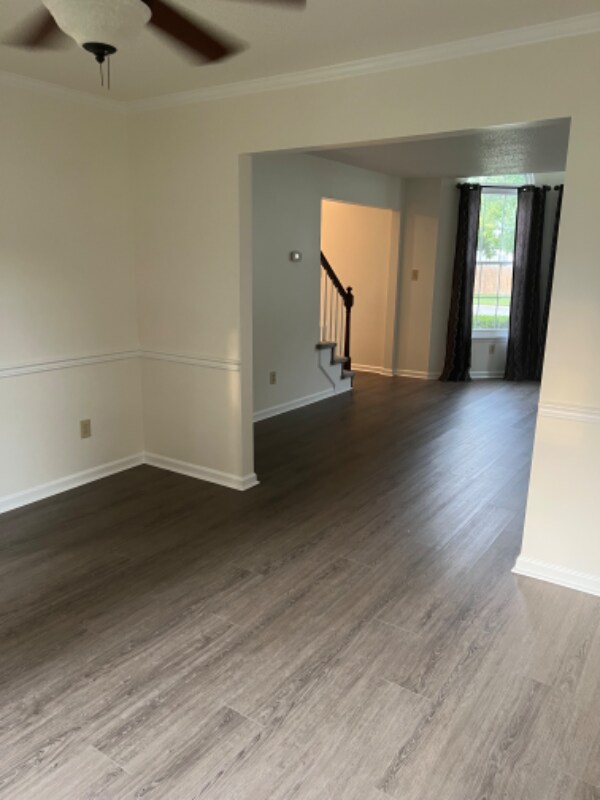 Foto del edificio - 2633 Pender Dr