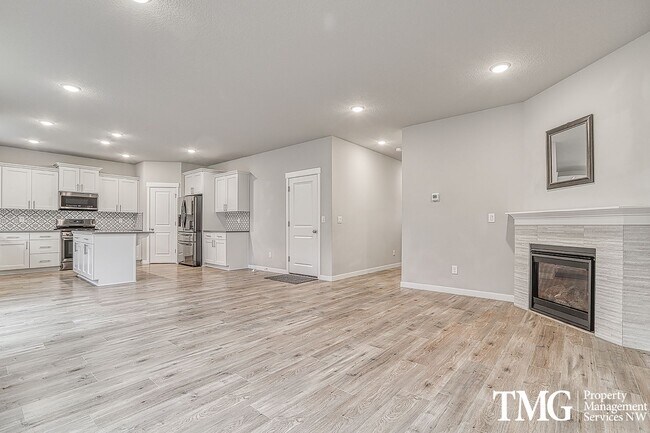 Foto del edificio - Wonderful 2 Story Home in the Ridgefield/S...