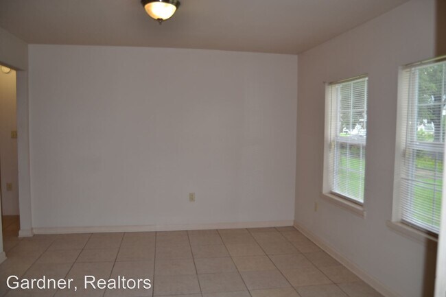 Building Photo - 3 br, 1 bath House - 4585 Montegut Dr.