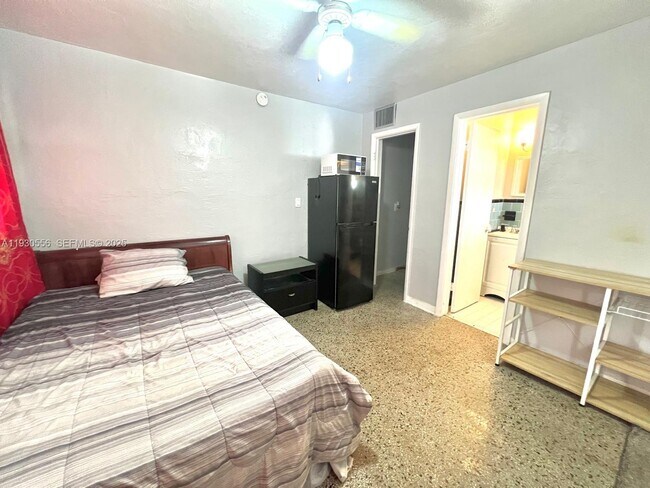 Foto del edificio - 106 Harvard Rd