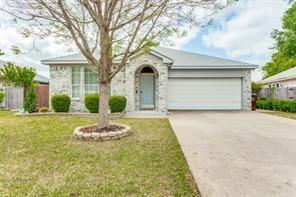 Building Photo - 2208 Wildwood Ln