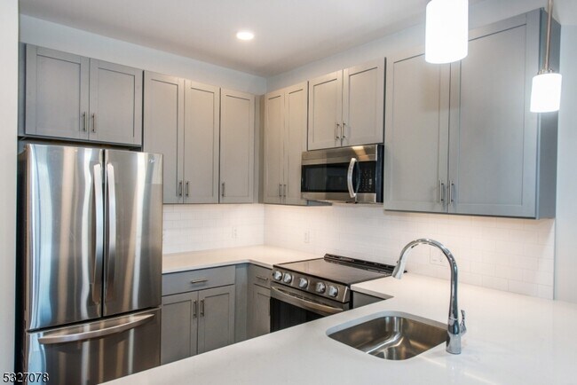 Foto del edificio - 515 Union Blvd