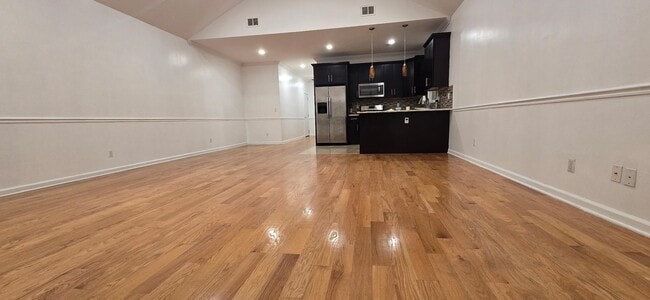 Building Photo - 47 Terhune Ave