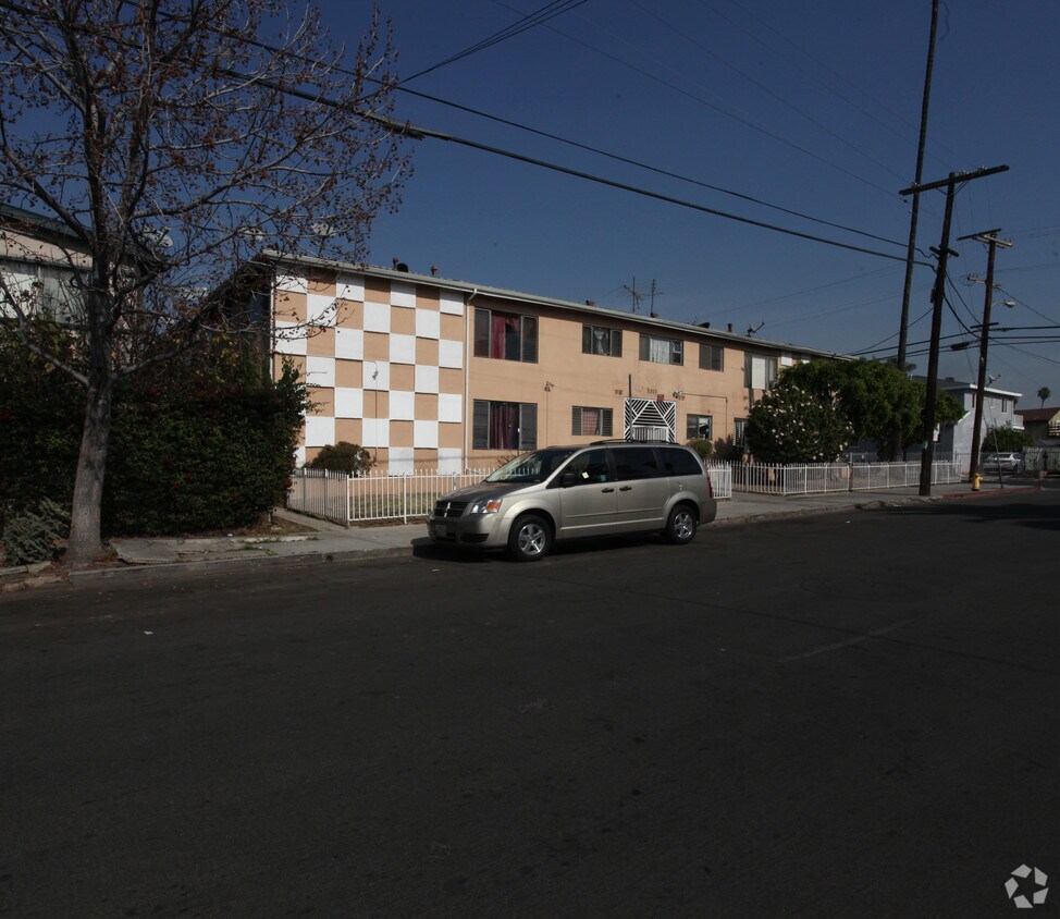 Building Photo - 5301 Lexington Ave