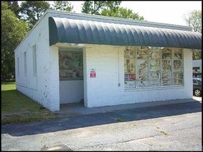 Building Photo - 206 N Reynolds Rd