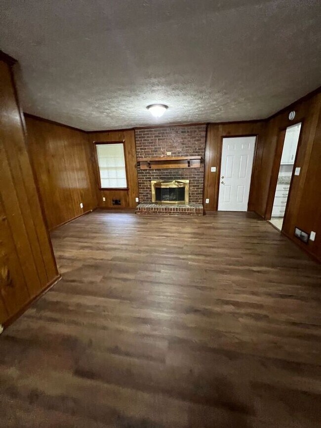 Foto del edificio - READY NOW!!!! 3 bed 2 bath!