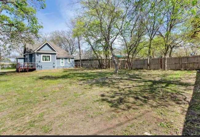 Building Photo - 704 Chaffin St