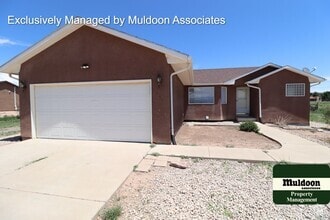 Building Photo - 1661 W Siesta Dr