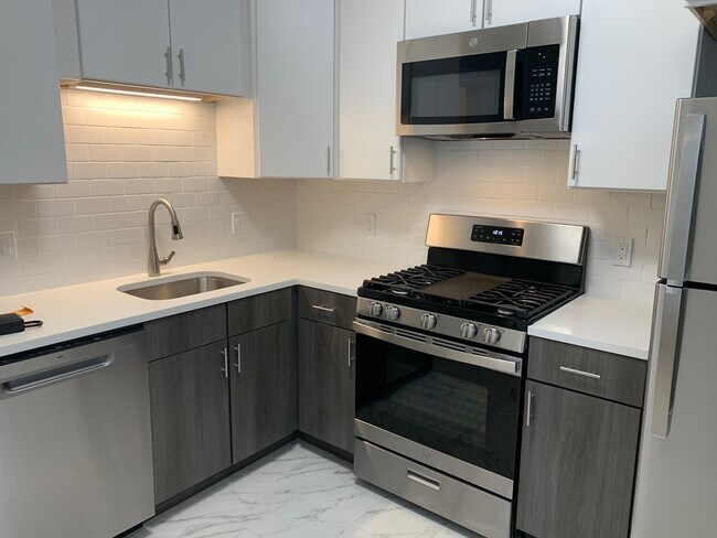 Foto del edificio - 72 Longwood Ave