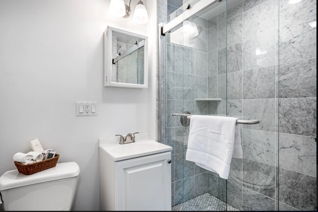 Foto del edificio - Modern Luxury in Historic Beacon Hill | 1 BR + Den, 1 BA