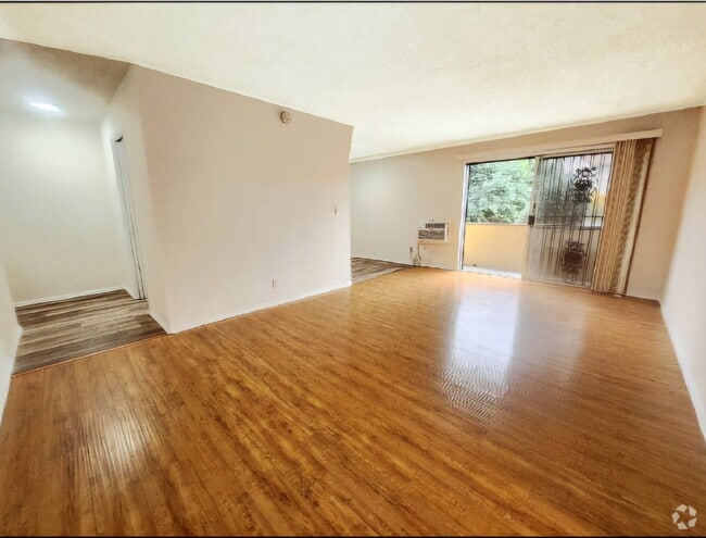 Building Photo - 123 S Catalina St