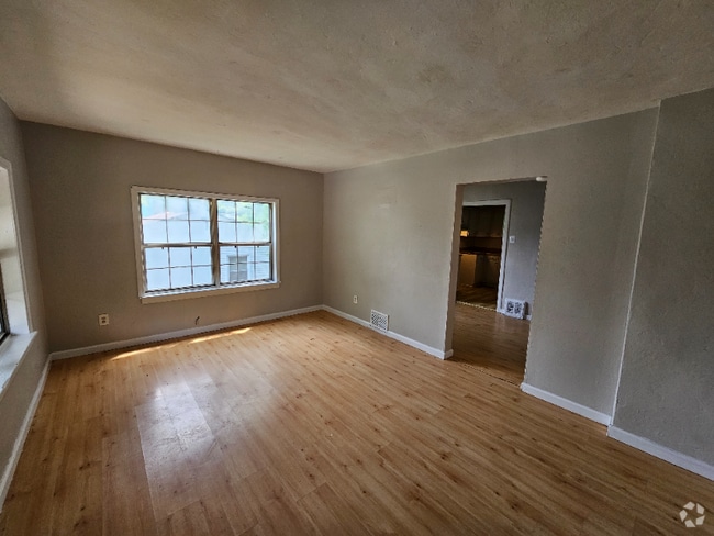 Building Photo - 511 Coppinger Dr