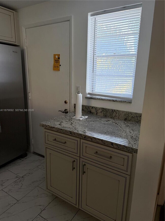 Foto del edificio - 901 NE 14th Ave