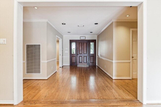 Foto del edificio - 5505 Holly Springs Dr