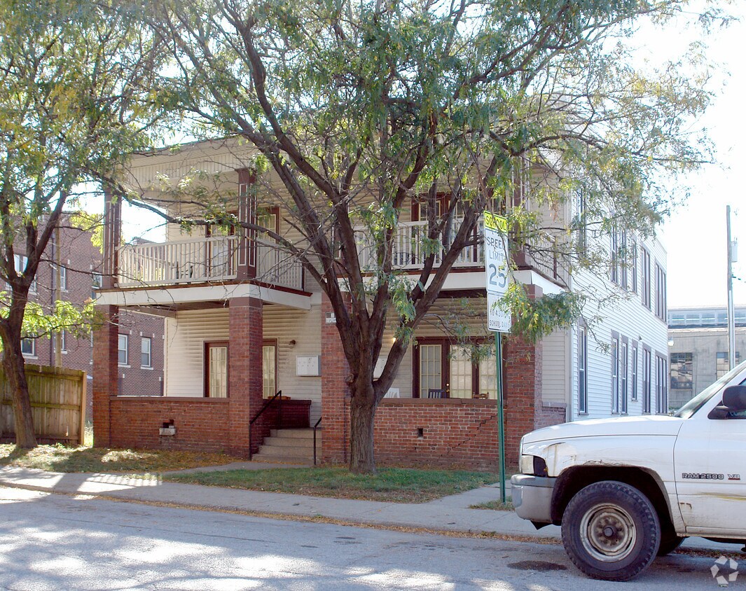 Building Photo - 1127-1129 E Market St