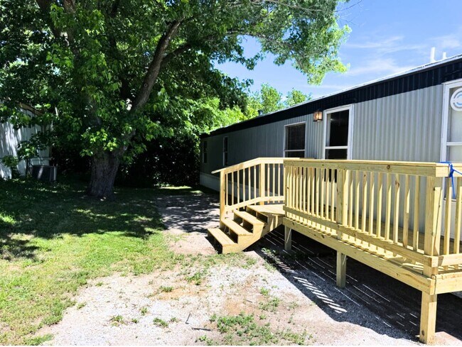 Foto del edificio - 7107 Timber Ridge Center