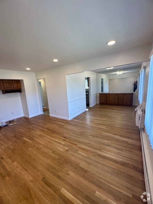 The Hills of Bloomfield Apartments for Rent with Hardwood Floors