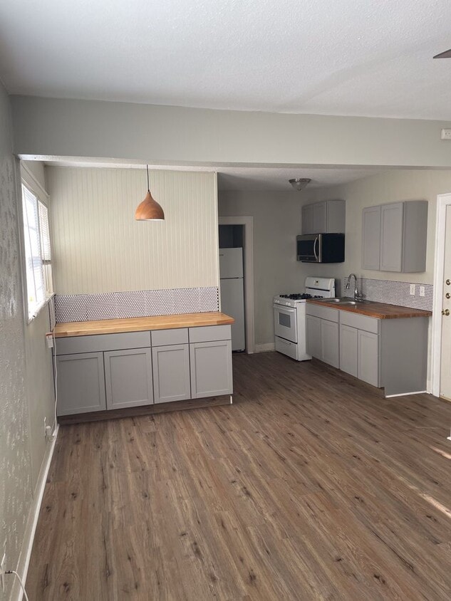 Upstairs 1/1 Historic Monte Vista - Upstairs 1/1 Historic Monte Vista