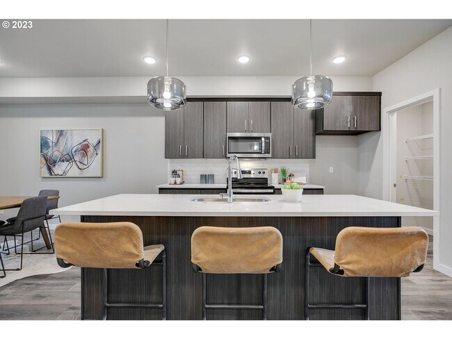 Foto del edificio - 3 Bedroom newer NW Portland Home, with Wat...
